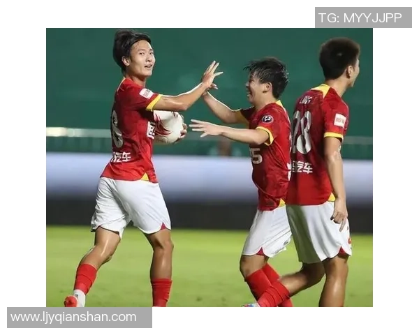 广州羽毛球队以67分稳居联赛积分榜首位展现强劲实力